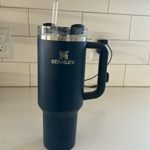 Stanley 40oz navy tumbler